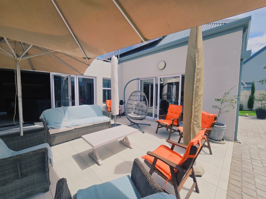 3 Bedroom Property for Sale in Kingswood Golf Estate Western Cape